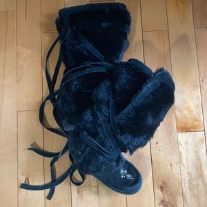 Black manitobah mukluks